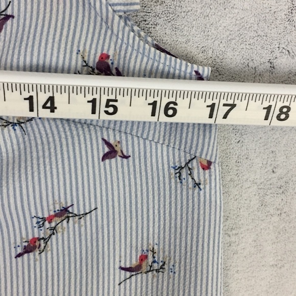 Monteau Los Angeles Top Sz Small Bird Pattern Pleated Cap Sleeve Keyhole Back - Picture 8 of 10